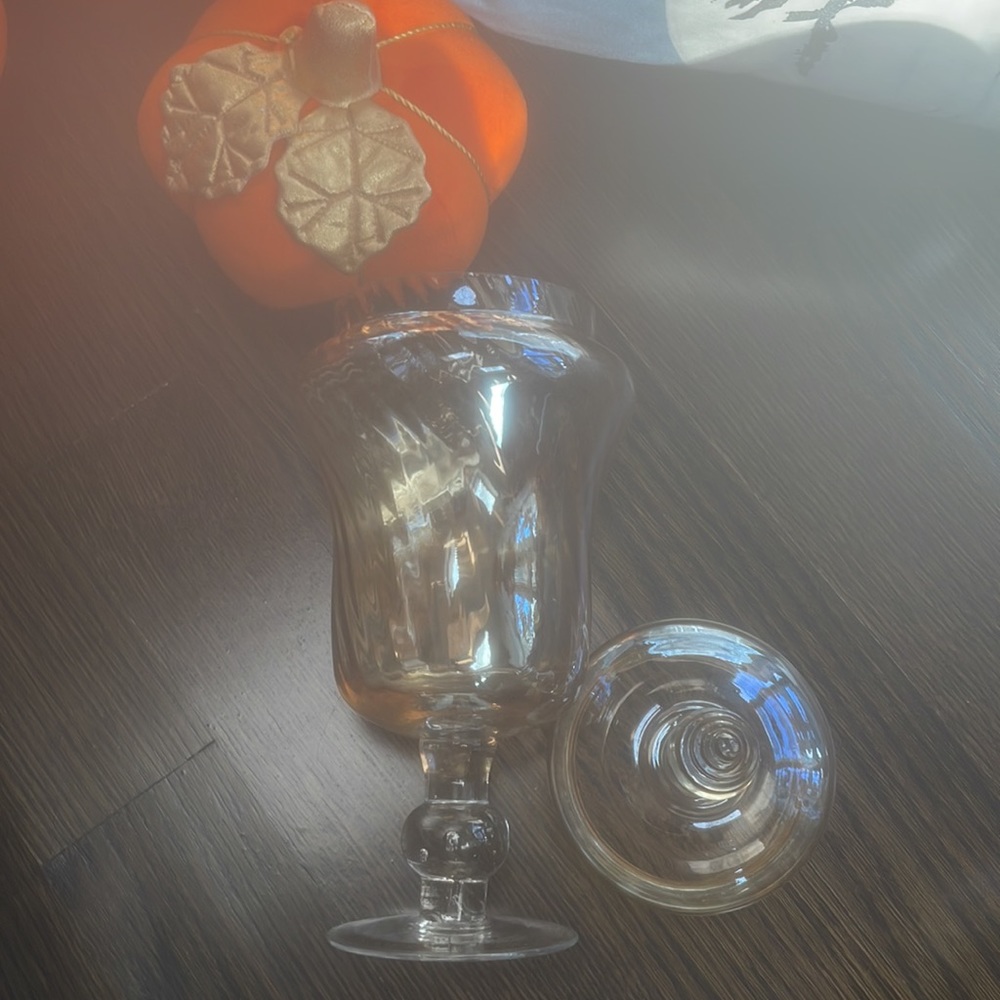 Vintage amber colored apothecary jars with lids Two different shapes lov… - Picture 11 of 12